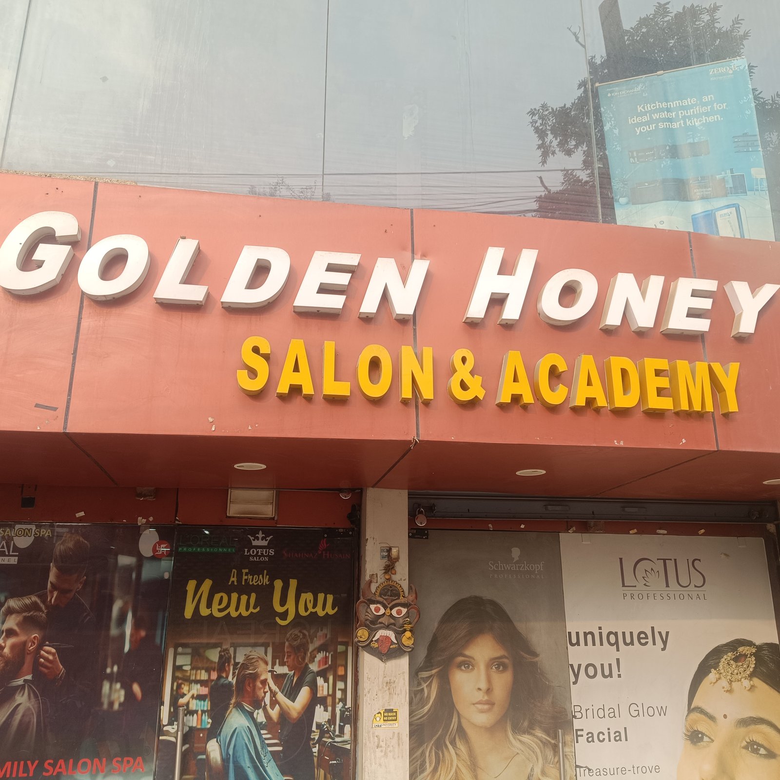 Golden honey Salon